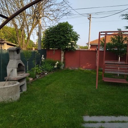 Ubytovanie Tibor Skarba Dunajská Streda Buitenkant foto